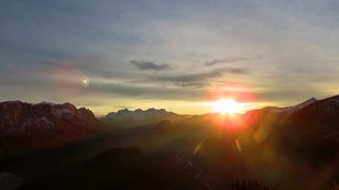 Sonnenuntergang in den Bergen