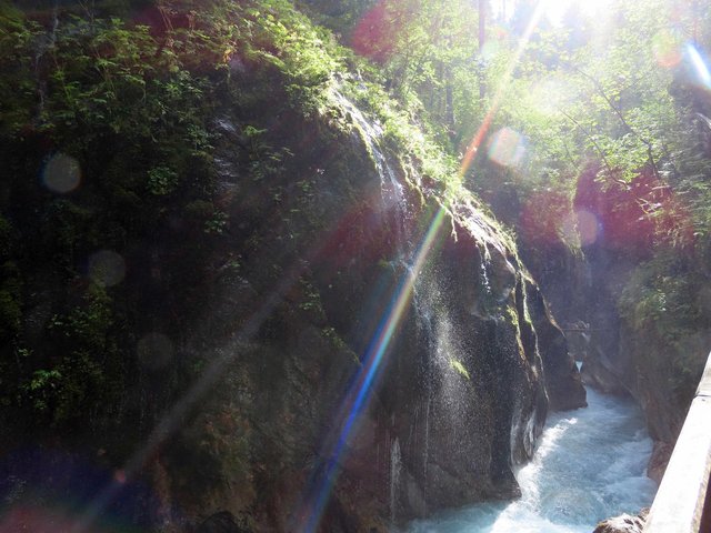 Sonnenlicht in Klamm 