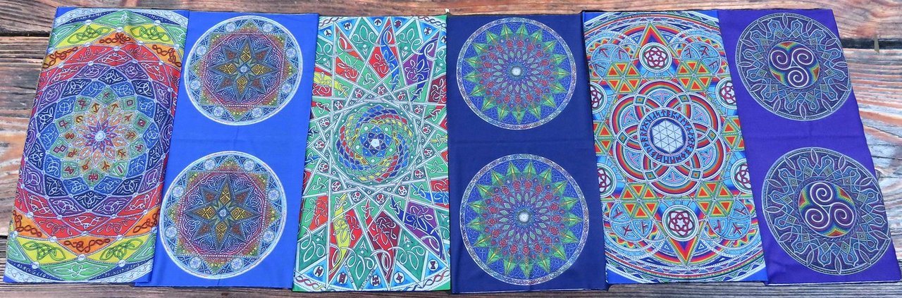 Diverse Schlauchtücher mit Mandalas