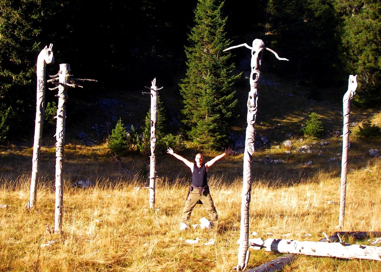 Runen Yoga im Perchtenpfahlkreis auf dem Untersberg