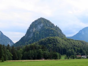 Zuckerhutartiger Waldberg