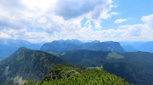 Berge und Wolken